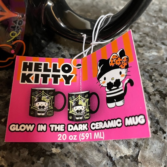 Hello Kitty Glow in the Dark Mug - Picture 5 of 6
